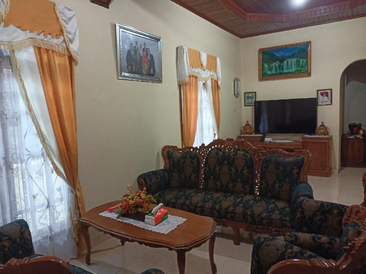 Fermana Homestay Painan Exteriör bild